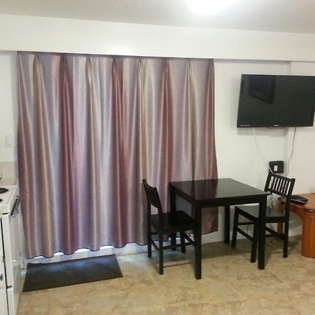 Edgewater Motel Кэмпбелл-Ривер Экстерьер фото